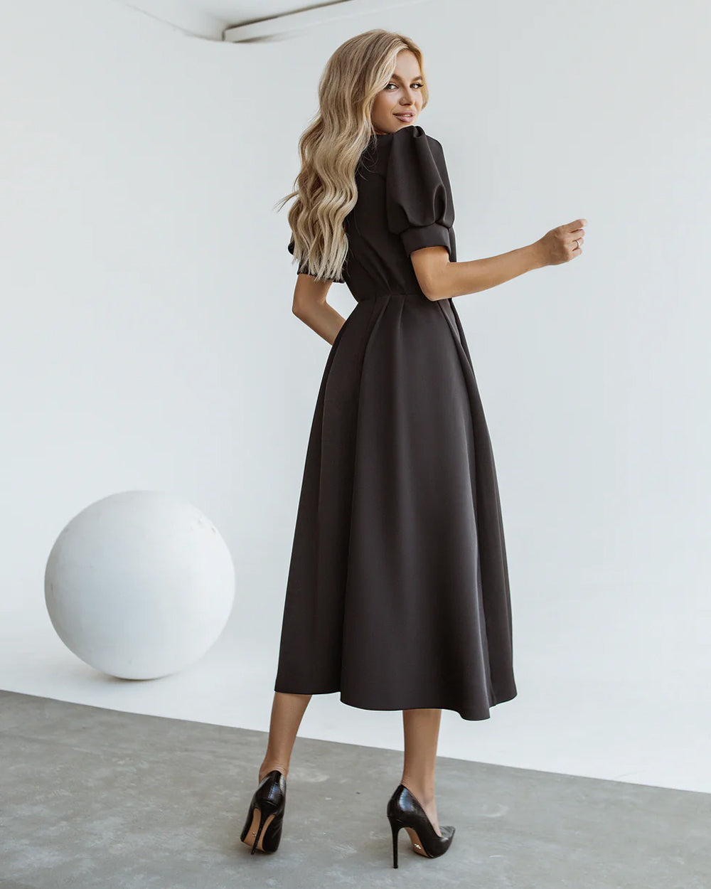 Black Buttoned Puff-Sleeve Midi Dress