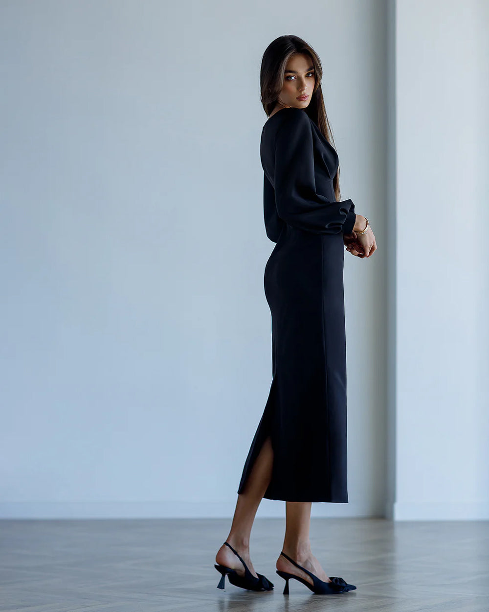 Black V-Neck Puff-Sleeve Midi Dress