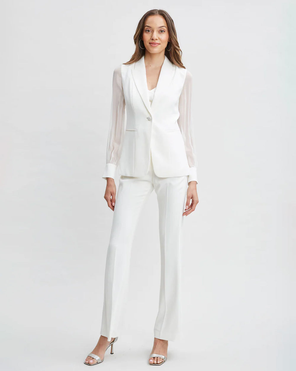 White Single-Breatsed Blazer With Organza Sleeves